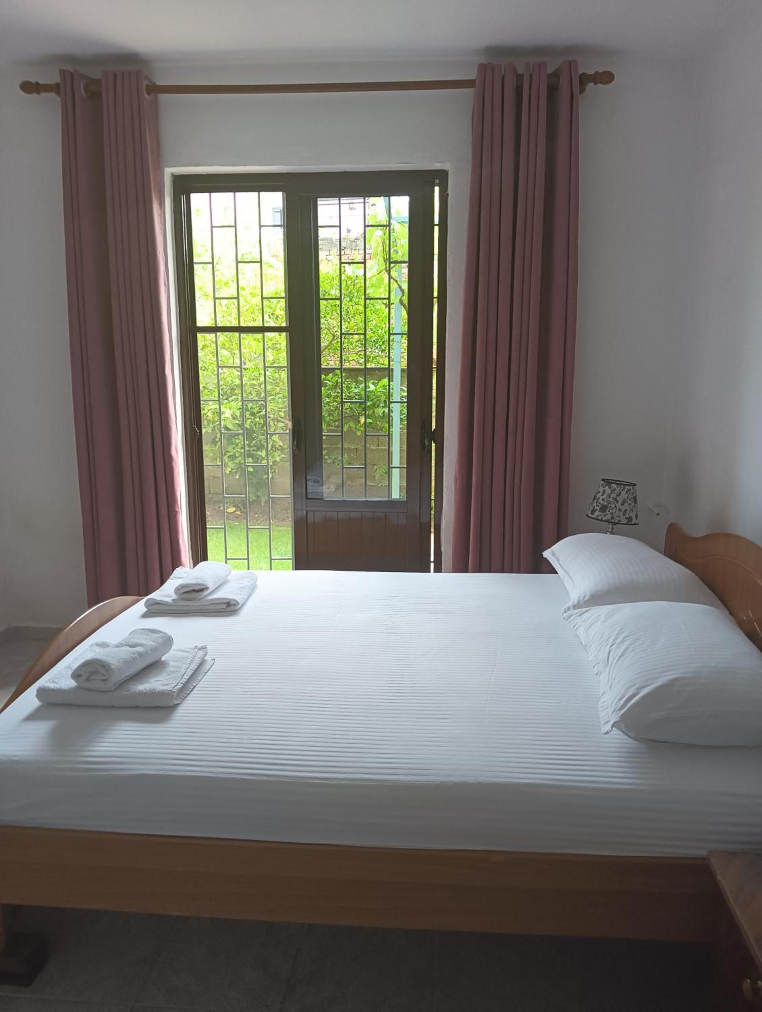 Vila Aliaj Luxury Apartment With 2 Rooms With Private Wonderful Terrace ดูร์เรส ภายนอก รูปภาพ