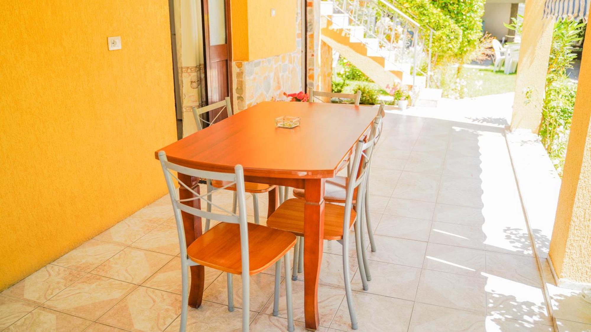 Vila Aliaj Luxury Apartment With 2 Rooms With Private Wonderful Terrace ดูร์เรส ภายนอก รูปภาพ